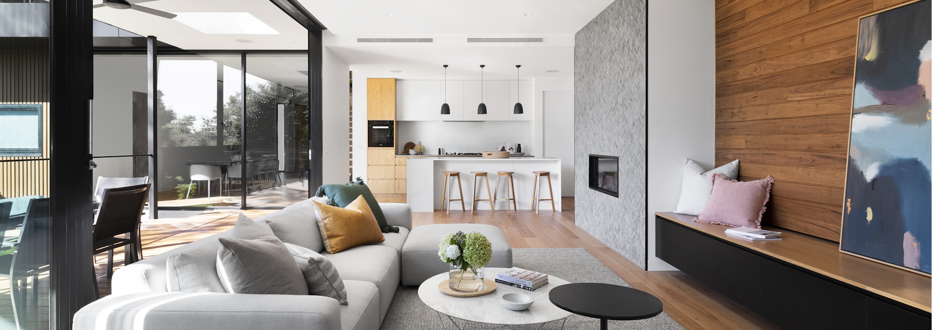 Premium property listings - offices and homes worldwide